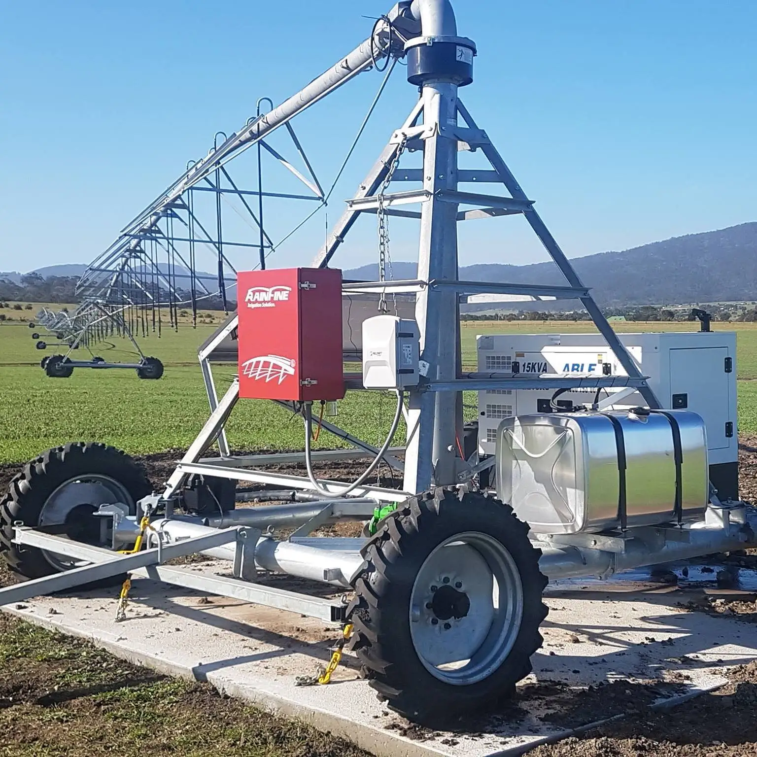 Agriculture Farming Systems - Sistema de Irrigação Agrícola Rebocável de